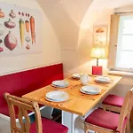 Ottmanach Schlosshof Apartment