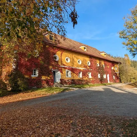Ottmanach Schlosshof Lägenhet
