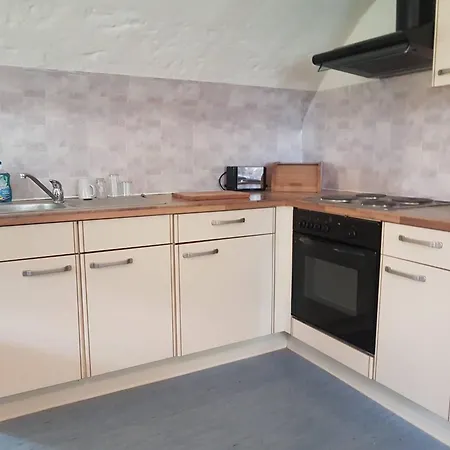 Ottmanach Schlosshof * Pischeldorf