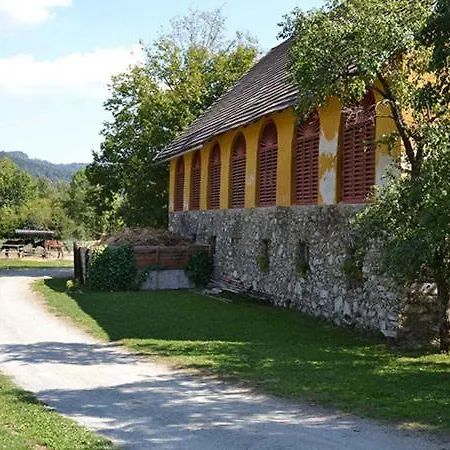 Ottmanach Schlosshof Lägenhet