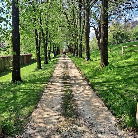 Ottmanach Schlosshof