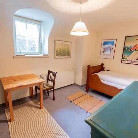 Ottmanach Schlosshof
