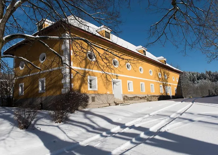 Ottmanach Schlosshof