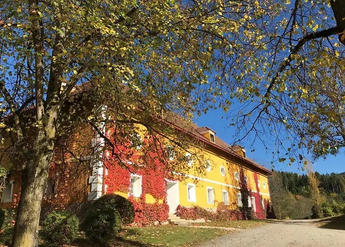 Ottmanach Schlosshof *