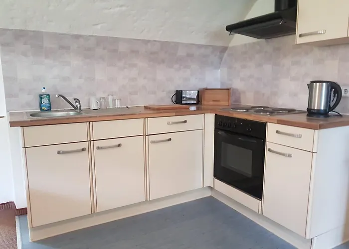 Ottmanach Schlosshof * Pischeldorf